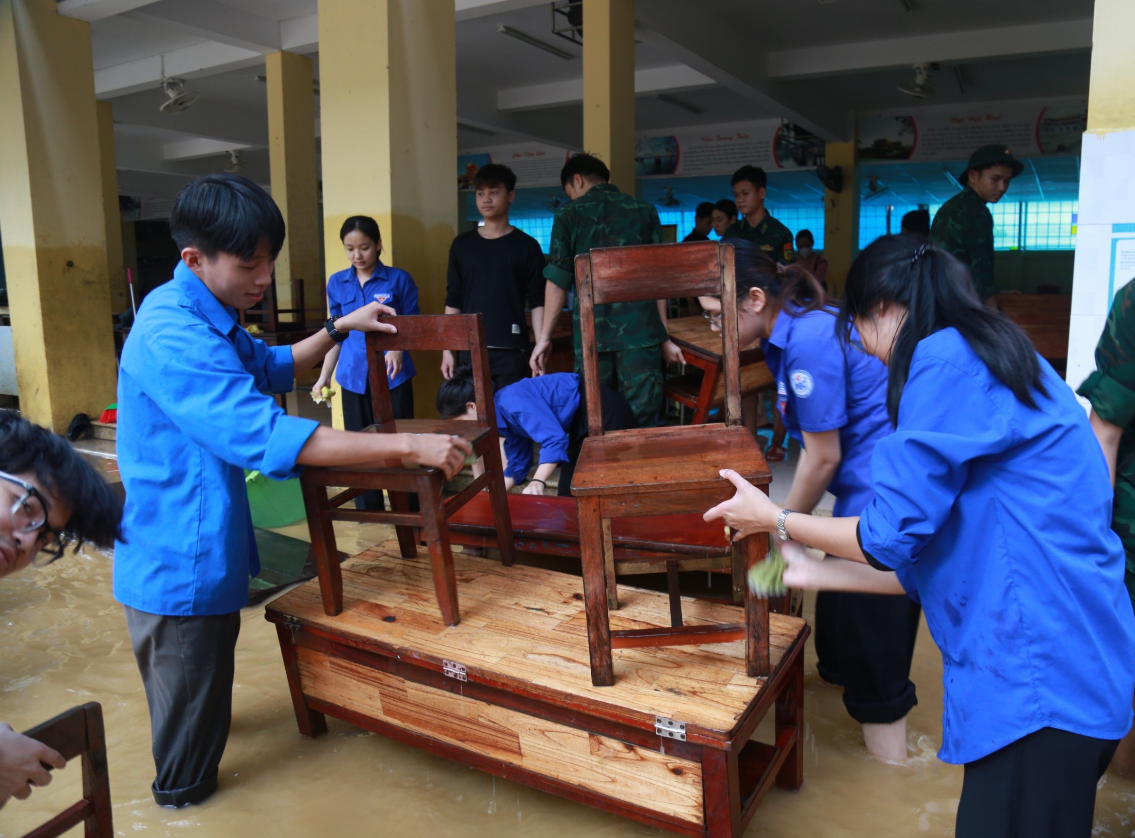 中部地区降雨情况复杂,总理要求主动疏散居民至安全地点